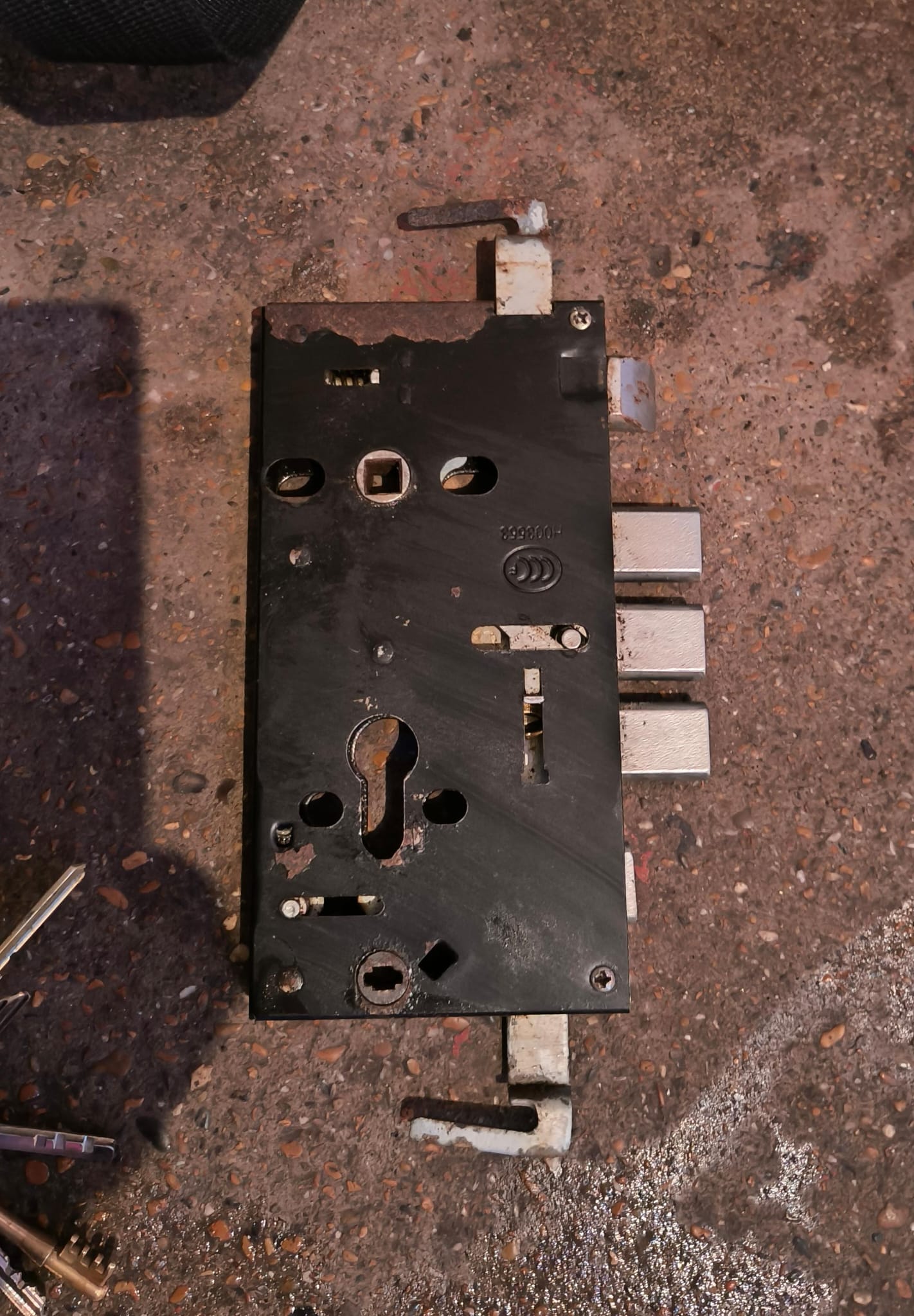 DIY window maintenance Hastings — unusual commercial window lock mechanism